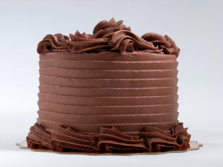 Tort kawowy. Obrazek w artykule Masa kawowa do tortu. Przepis na idealną masę kawową