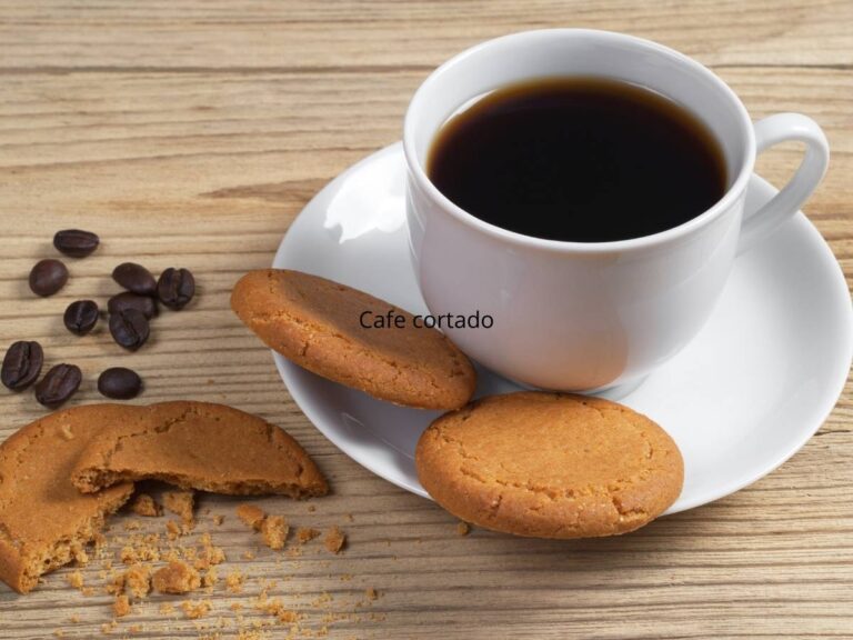 Kawa z imbirem w filiżance. Obrazek w artykule Kawa z imbirem - dlaczego takie orientalne połączenie? Odkryj sposób na aromatyczną kawę