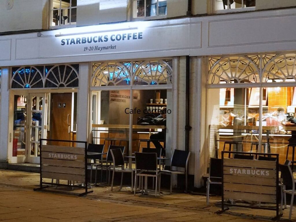 Starbucks - historia i współczesność największej na świecie sieci kawiarni 14 Kawiarnia. Obrazek w artykule tarbucks - historia i współczesność największej na świecie sieci kawiarni