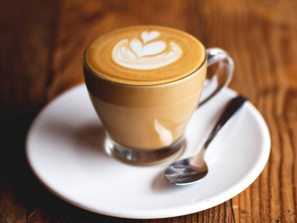 Jak zrobić idealną piankę do cappuccino bez ekspresu? 14 Pianka do cappuccino bez ekspresu: