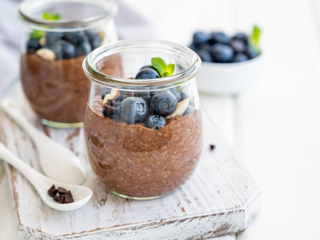 Jak przygotować chia pudding kawowy na energetyczne śniadanie? 4 Interesująca propozycja podania chia pudding kawowy