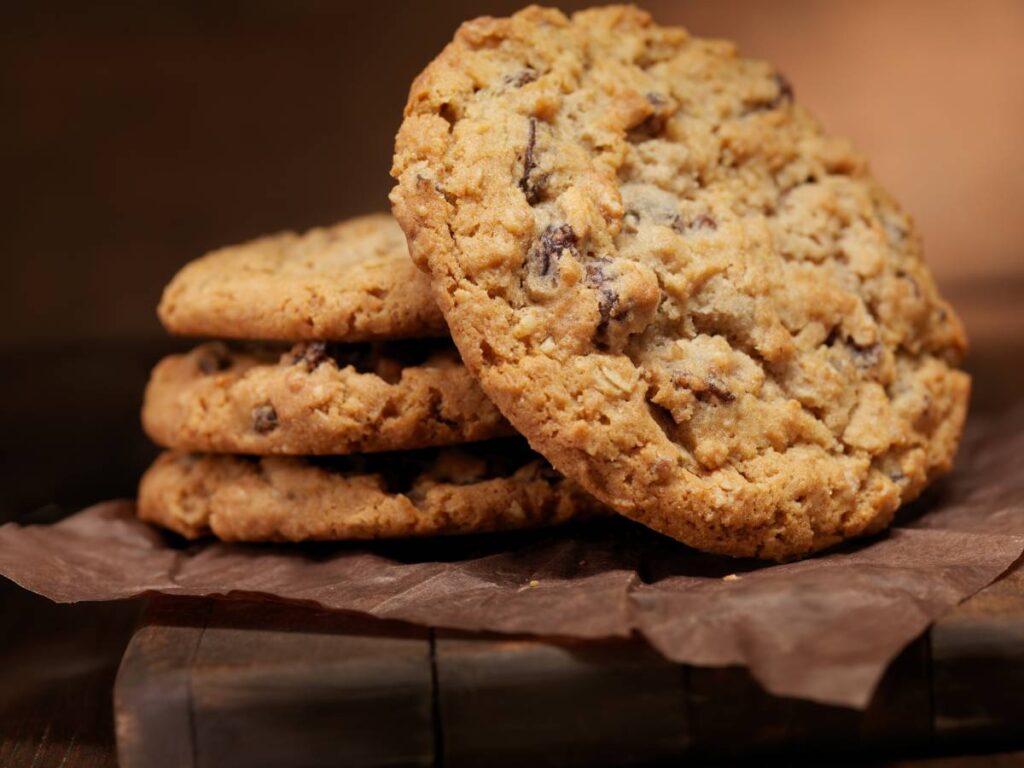 Ciekawa propozycja podania owsianych ciasteczek proteinowych